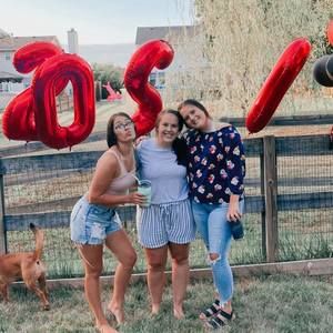 Meet your Posher, Lydia